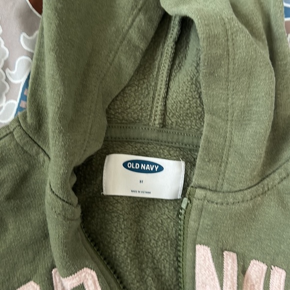 Old navy size 5t olive zip up hoodie - Picture 2 of 4